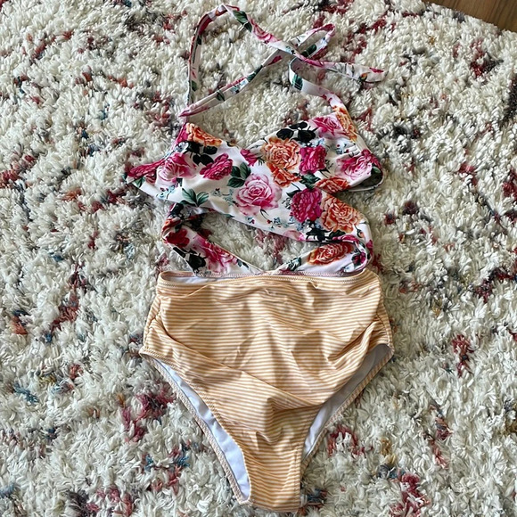 Cupshe Floral and Striped One Piece - Picture 1 of 3